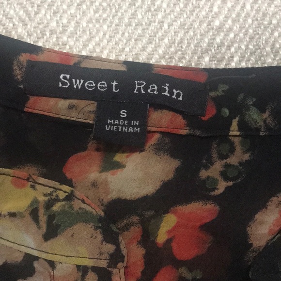 Blouse - Picture 2 of 3